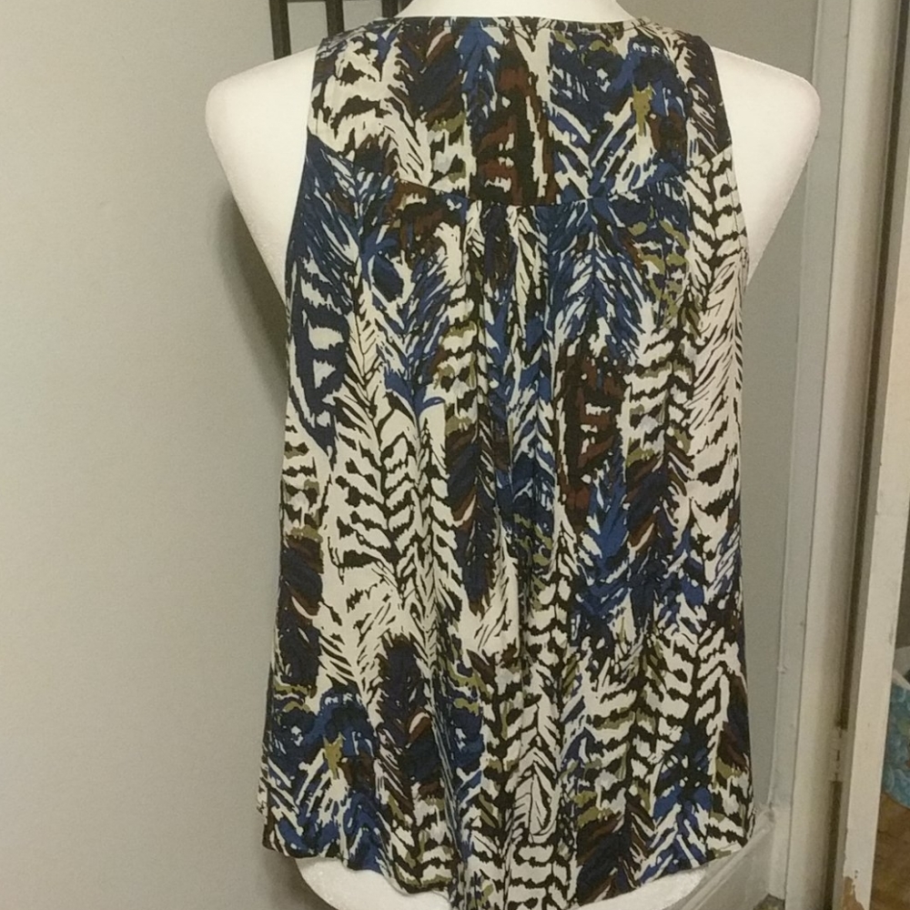 High-Low Top - Picture 4 of 10